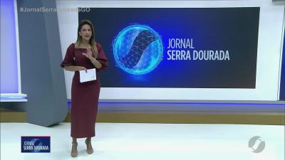 itemMistério desvendado como cadela sobe em muro para vigiar cidade goiana
