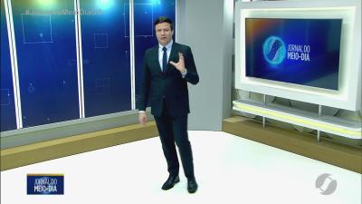 itemCabo de panela fica preso no dedo de criança em Caldas Novas
