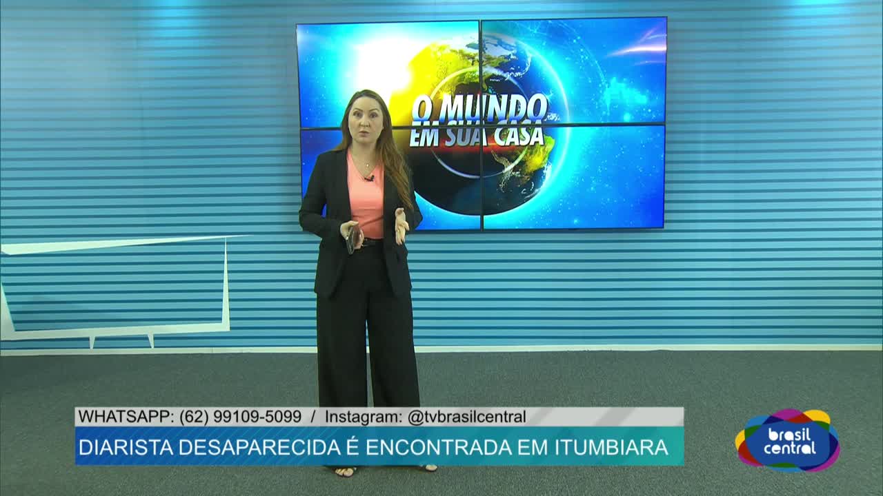 itemCantor Marrone cai do Palco e bate a Cabeça