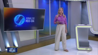 itemMotociclista cai na Marginal Botafogo em Goiânia e é socorrido pela GCM