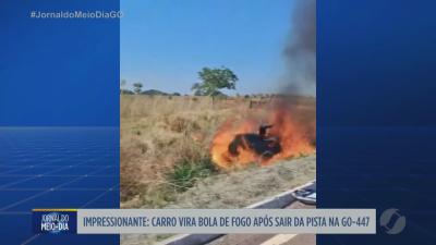 Carro sai da pista e é tomado pelo fogo na GO-447