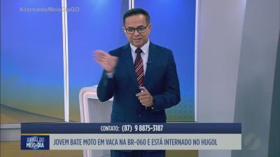 Pick-up &eacute; arremessada para dentro de posto ap&oacute;s batida com caminh&atilde;o