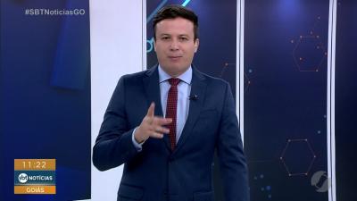 itemAmbulância capota na GO-060 durante chuva