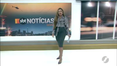 itemCaminhão pega fogo na BR-060 perto de Alexânia